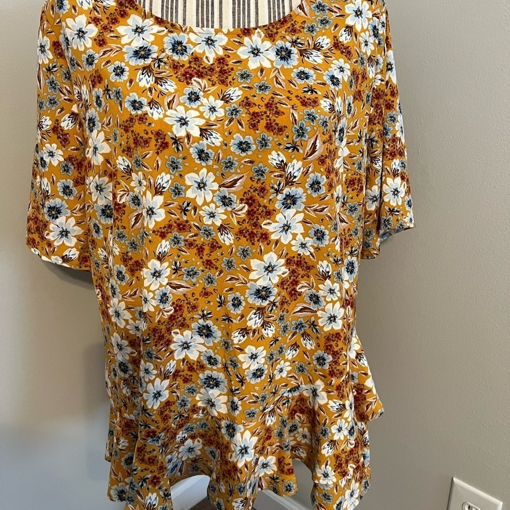 NWT Time & Tru Ruffle Peplum Top Size Large